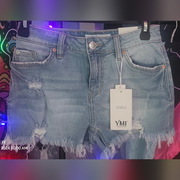 Brand New YMI jean shorts size 1/25. - Picture 4 of 6